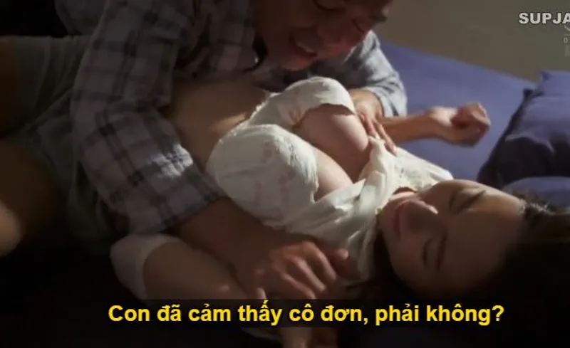Thấy con trai mãi mê công việc để vợ của con trai cô đơn, bố ông xã làm liều đè nện con dâu